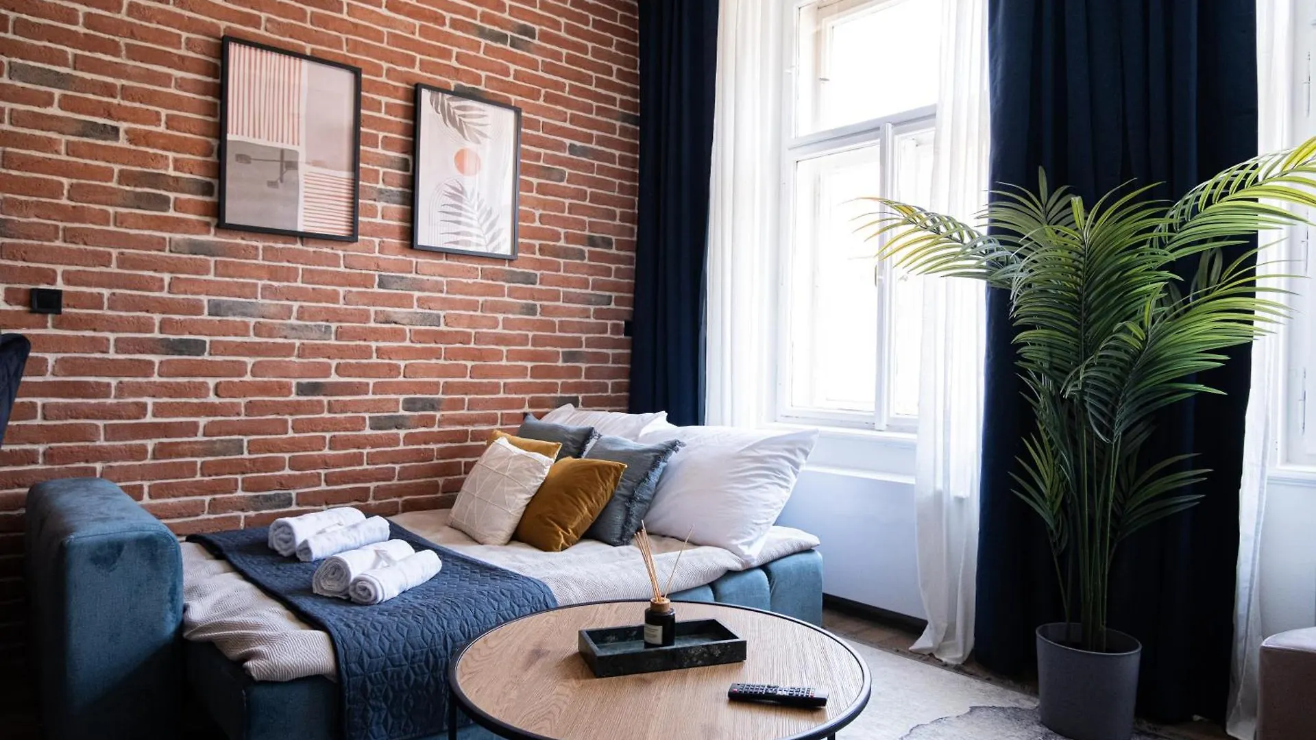 10 Minutes Charles Bridge Modern Apartment, Πράγα Τσεχία